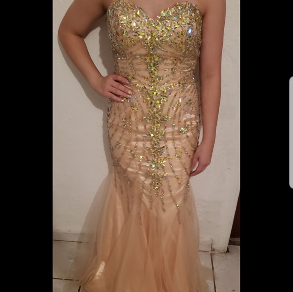 Formal light coral dress - Picture 1 of 4